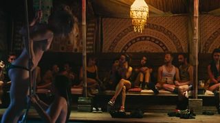 Julia Thomas, Sulaika Lindemann - Night Out (2018) Warm actress