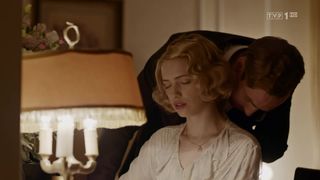 Sex Scene. Irena Melcer sexy, Paulina Galazka hot - Drogi Wolnosci s01e07 (2018)