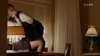 Sex Scene. Irena Melcer sexy, Paulina Galazka hot - Drogi Wolnosci s01e07 (2018)