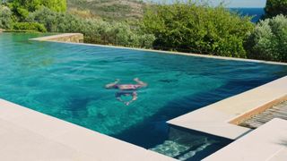 Adriana Ugarte - Amoureux de ma femme (2018) handsome super-fucking-hot French vid scene