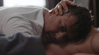 Idil Uner - Marie Brand und die Liebe zu viert (2020) Nude actress in a "bare-breasted" episode