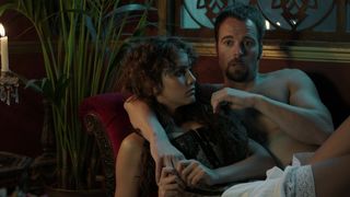 Esmeralda Moya - Victor Ros s01e04 (2015) Censorship naked scene