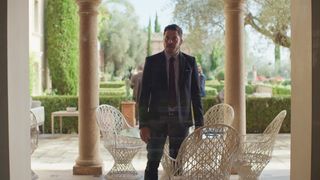 Roxane Duran hot – Riviera s01e02 (2017)