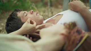 Roxane Duran hot – Riviera s01e02 (2017)