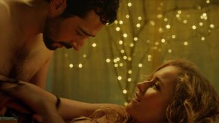 Nienke Van Hofslot nackt - Girls of the Night (Keizersvrouwen) s01e09 (2019)