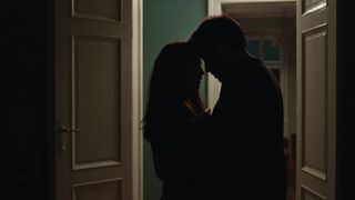 Teresa Palmer sex - Berlin Syndrome (2017)