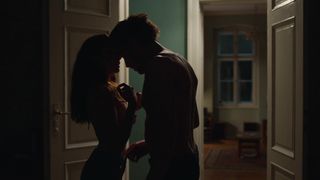 Teresa Palmer sex - Berlin Syndrome (2017)