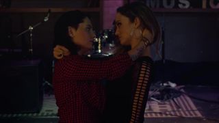 Gabriela Grecco, Thais Prates - Mal Nosso (2017) Thriller Scene