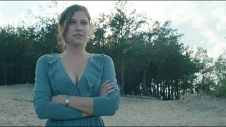 Kamila Kaminska, Anna Prochniak – Najlepszy (2017) Nude vid scenes