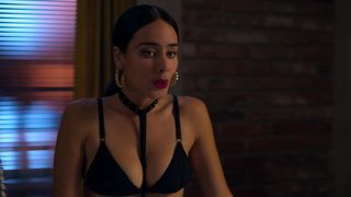Esmeralda Pimentel sexy - You've Got This (Ahi te Encargo) (2020)