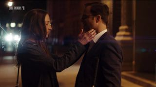 Aenne Schwarz - Unsighted ermittelt Das Haus der Lugen (2019) Nude actress in a "without bra" scene