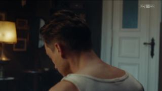 Hannah Herzsprung nackt - Babylon Berlin (2017) (Season2 - Ep1)