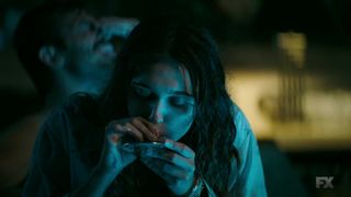 Andrea Bogart, killer - Snowfall s01e01 (2017) Nude actress in a "braless" scene