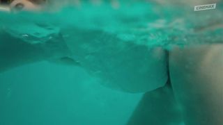 Bianka Berenyi nude - Viragvolgy (2018)