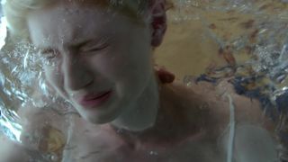 Elizabeth_Debicki_-_The_Night_Manager_s01e06 (2016)