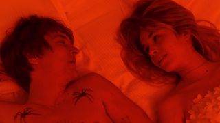 Alice Isaaz - Especes menacees (2017) fantastic warm episode