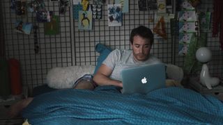 Stephanie Crayencour sexy - Un profil pour deux (2017) Naked gorgeous movie