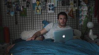 Stephanie Crayencour sexy - Un profil pour deux (2017) Naked gorgeous movie