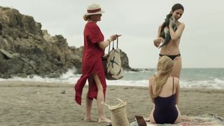 Juana Acosta, Ingrid Garcia Jonsson - Acantilado (2016) Fantastic film episode