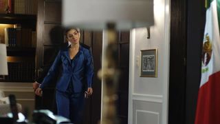 Alicia Jaziz hot, Marianna Burelli sexy, Erendira Ibarra - Ingobernable s01e06 (2017)