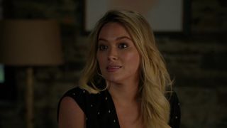 Hilary Duff nude - Junior (2018) (Season4, Episode3)