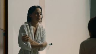 Alicia Jaziz, Marianna Burelli - Ingobernable s01e01 (2017) Nude TV vid scenes
