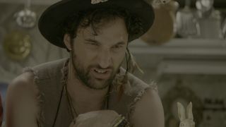 Inanna Sarkis hot - Brews Brothers s01e01 (2020)