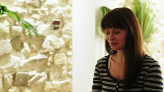 Lykke Sand sexy - Surrogate s01e03 (2017)