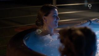 Meike Droste, Bettina Lamprecht nude - Frau Temme sucht das Gluck Der Charakter der Macht (2017)