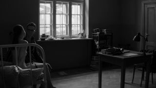 Maria Sobocinska, Davina Reeves-Ciara - Pan T. (2019) Sizzling of staging scene