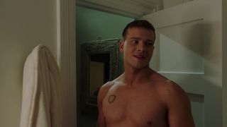 Jennifer Enjoy Hewitt nude - 9-1-1 (2018)  s02