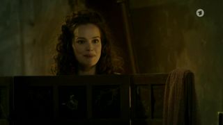 Emilia Schule naked - Charite (2017) (Season1, Episode1)