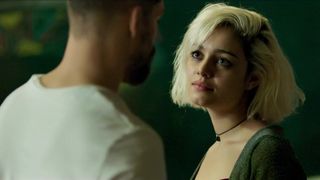 Sophie Charlotte hot - Ilha de Ferro s01e02 (2018)