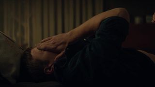 Laysla De Oliveira, Hallea Jones nude - Locke _ Key s01e01-02 (2020)