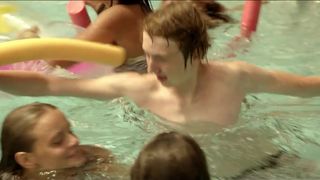 Roxane Peret nude - Apres le col d'Ispeguy (2016)