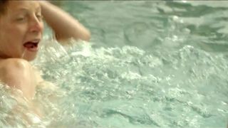 Roxane Peret nude - Apres le col d'Ispeguy (2016)