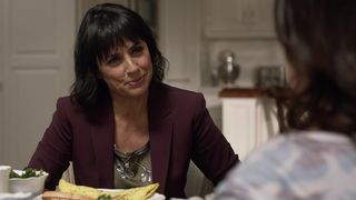 Alison Jaye super-hot - Shameless (2020) (Season10,Episode10)