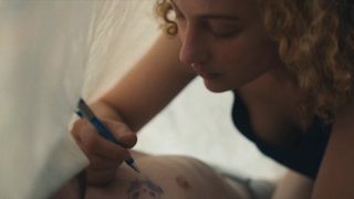 Alice de Lencquesaing nude - Lachez les chiens (2018)