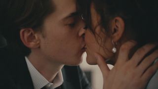 Frankie Shaw nude - SMILF s01e02 (2017)