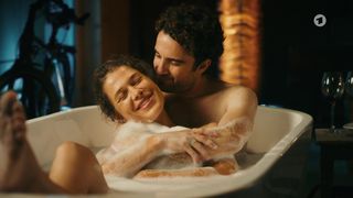 Meike Droste - Das Leben ist kein Kindergarten (2020) Censorship nude movie