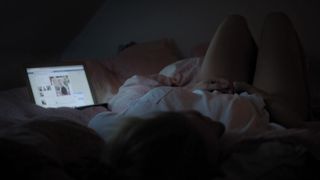 Marie Louise Wille nude, Sarah Juel Werner - Lyden af uventet dod (2019) Bathroom nudity scene