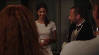 Katja Riemann, Lize Feryn - Herrliche Zeiten (2018) celeb nudity episode