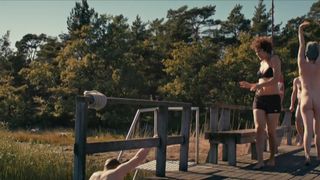 Essi Hellen, Minttu Mustakallio, Annaleena Sipila - Viikossa aikuiseksi (2015) Nude video scenes