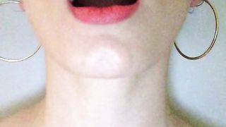 Rose McGowan Sex Tape Blowjob Imitation