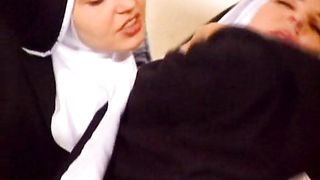 Clausura Scene 3. Maria Szolontai, Lady Rox, Prisca Nell, Philippe Dean