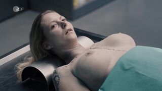 Alice Dwyer, etc - Herr und Frau Bulle s01e01 (2018)