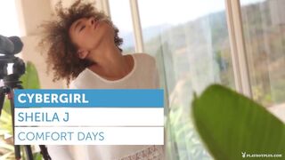 Hot ebony babe show us boobs and lusty pussy