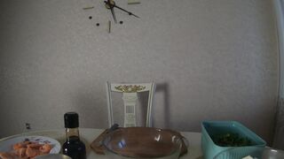 Nude Dame in the kitchen