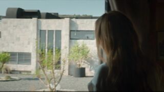 Meryem Urzeli bra-less- Ru (2024) Season 01. Scene 04