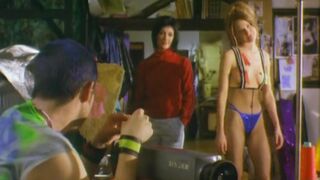 Ana Franic, Jelena Djokic naked girl/girl episode. Disi duboko (2004)